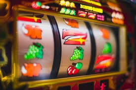Ilustrasi keamanan data dan privasi pengguna live casino agen77 dengan enkripsi sistem